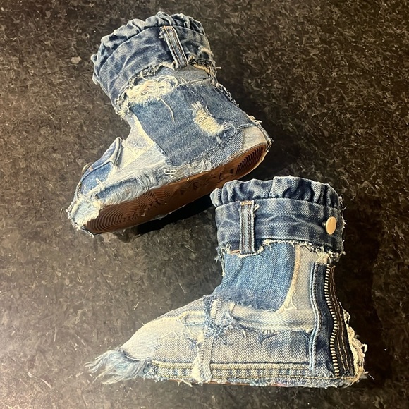 NWOT Kids BearPaw Denim Boots - Picture 5 of 7